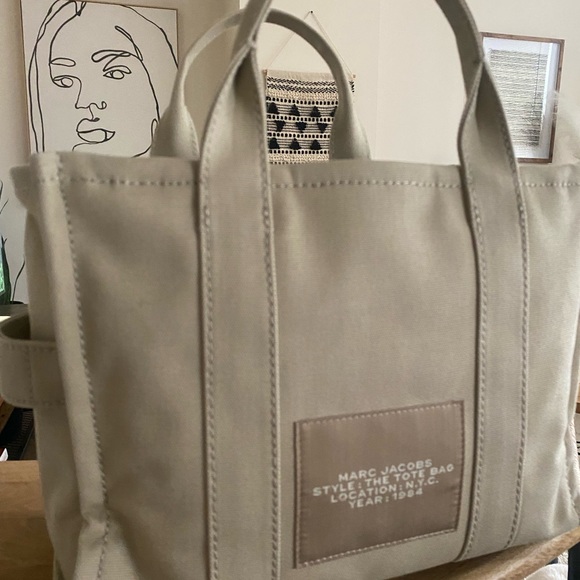 Marc Jacobs Medium Canvas Tote!! - Picture 2 of 6